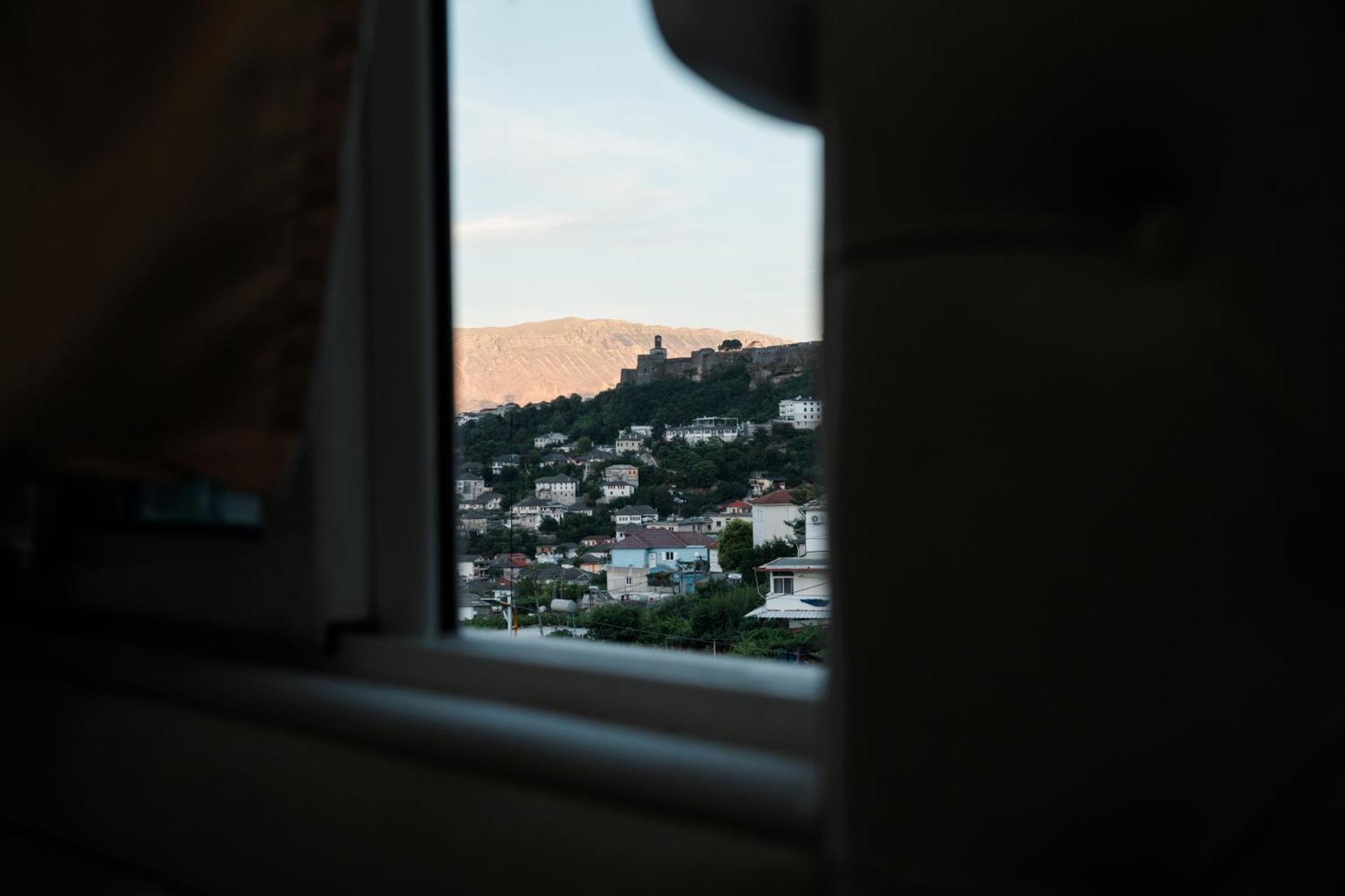 Vila Agimi 65 Gjirokastër Esterno foto
