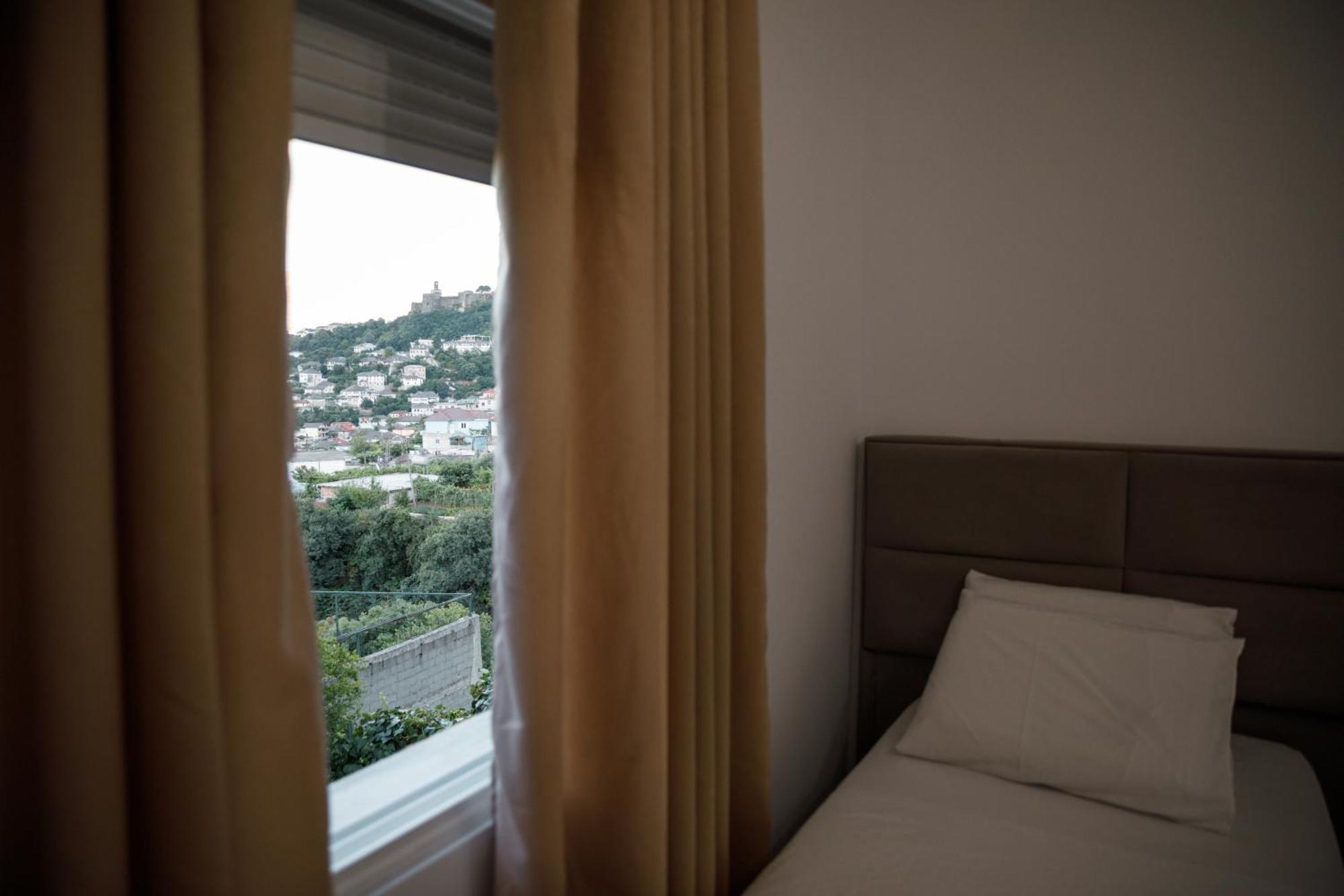 Vila Agimi 65 Gjirokastër Esterno foto