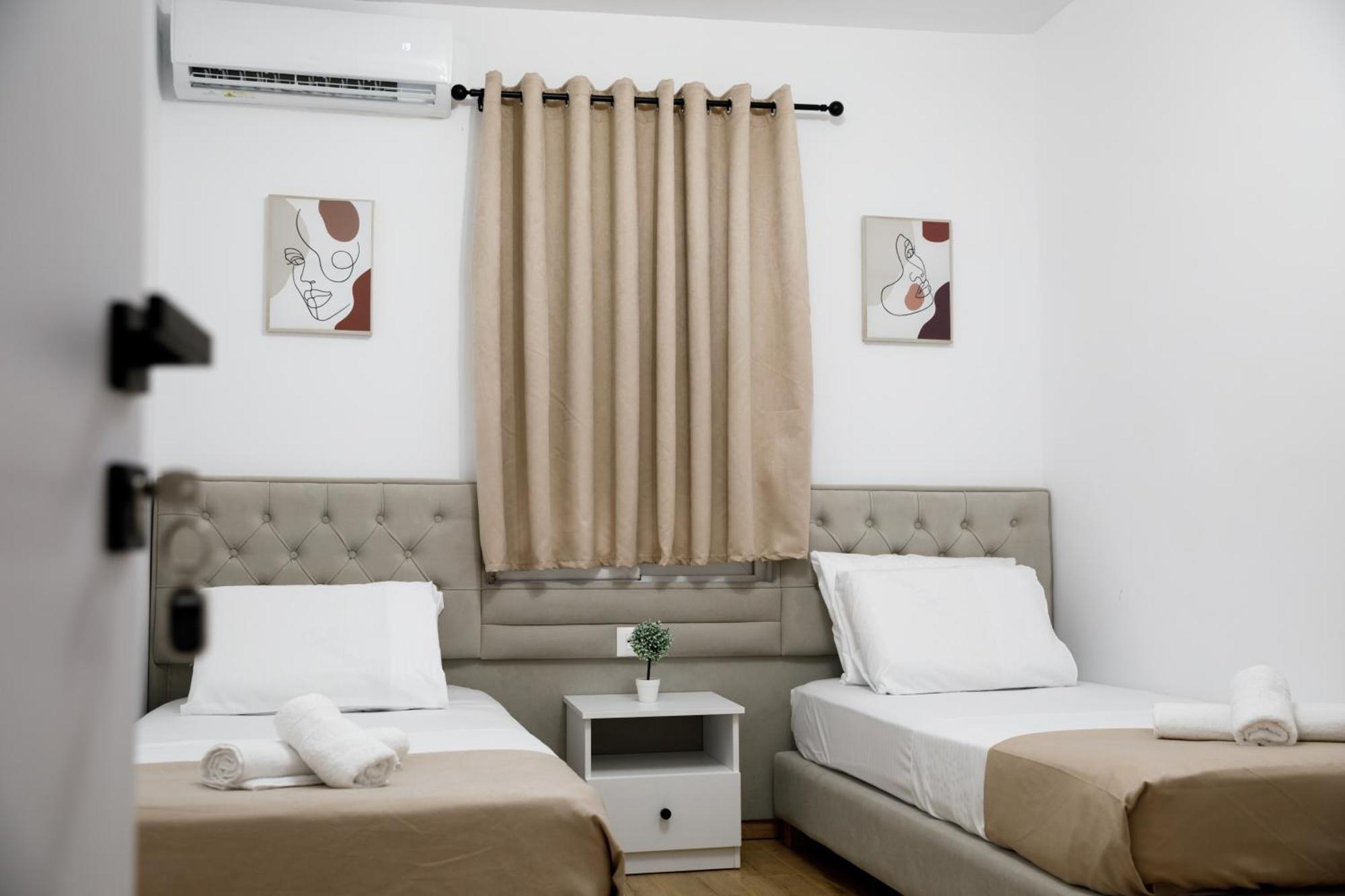 Vila Agimi 65 Gjirokastër Esterno foto