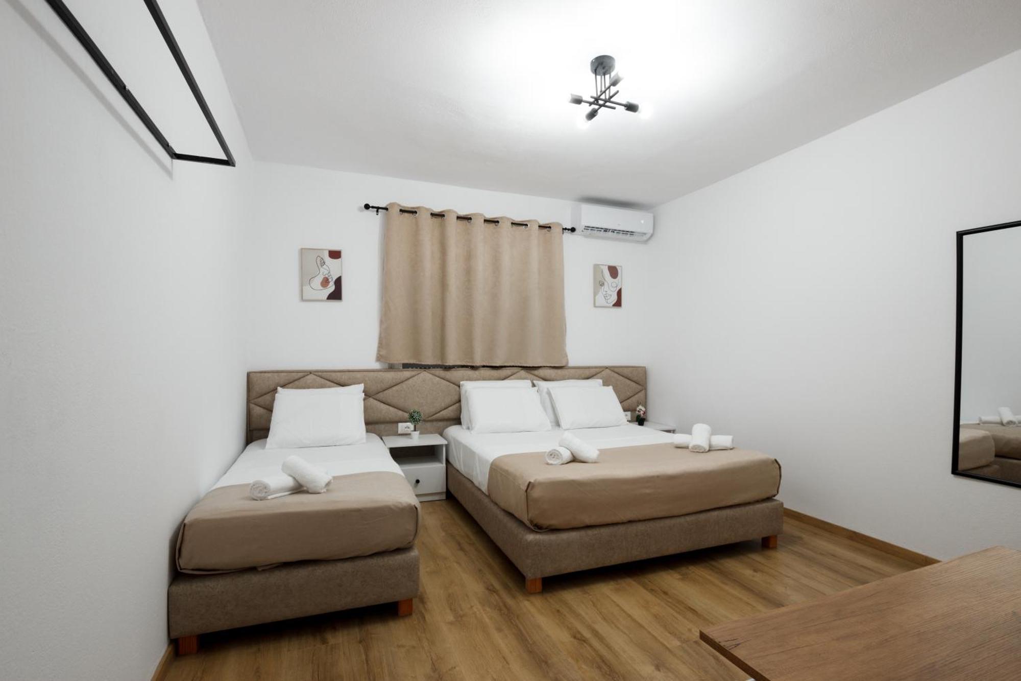 Vila Agimi 65 Gjirokastër Esterno foto