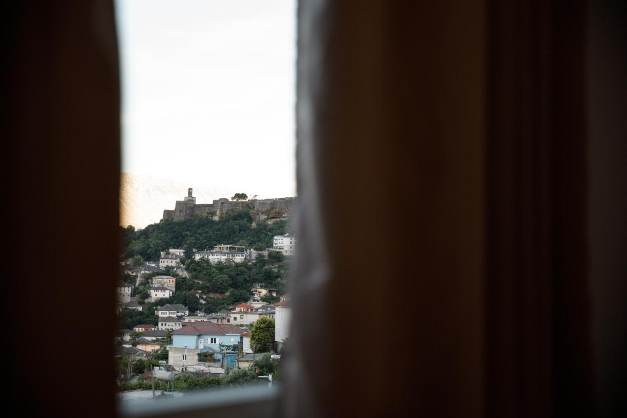 Vila Agimi 65 Gjirokastër Esterno foto