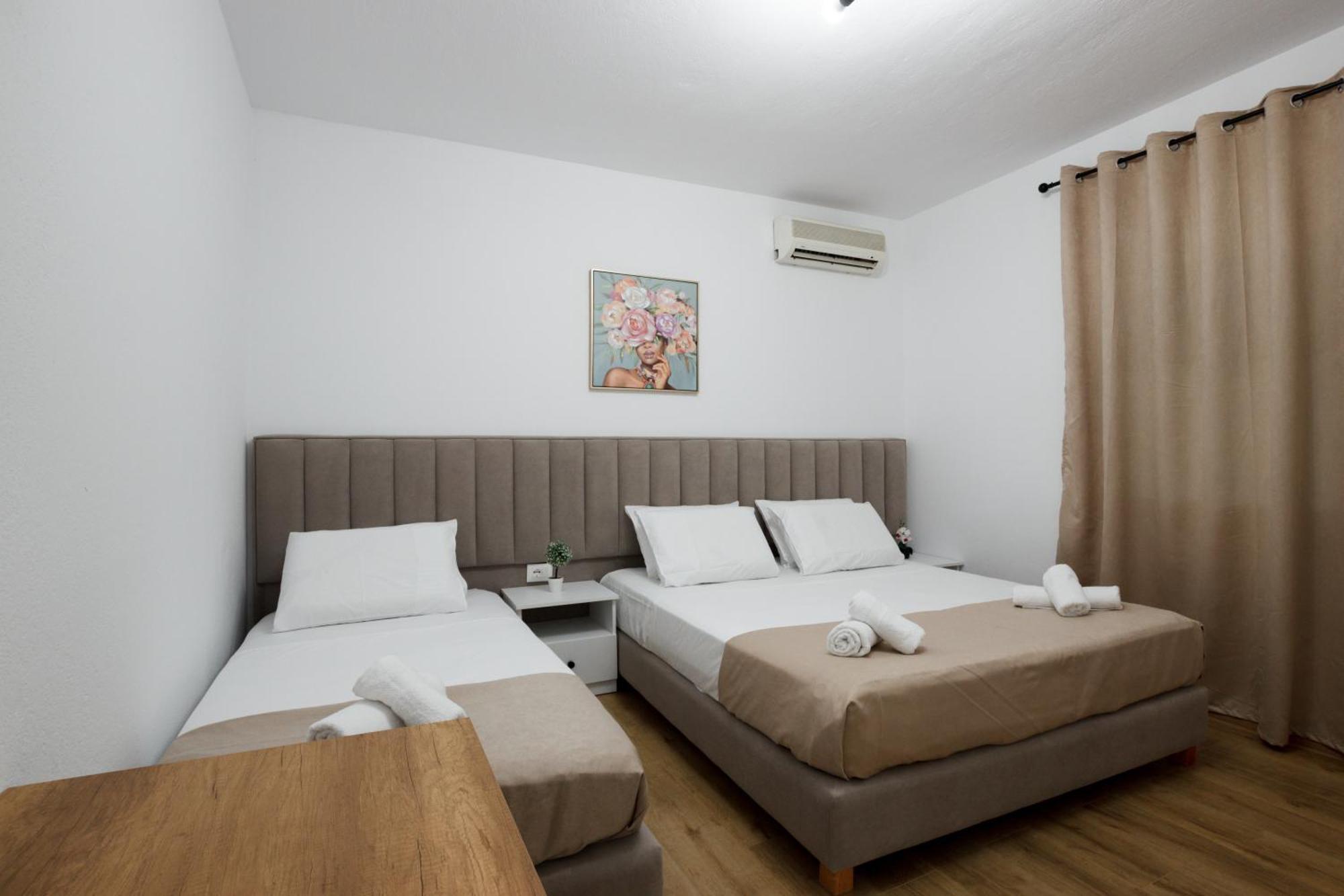 Vila Agimi 65 Gjirokastër Esterno foto